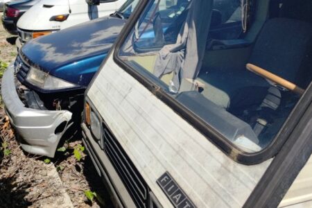Auto in disuso nei cortili condominiali, se fatiscenti diventano “rifiuti speciali”